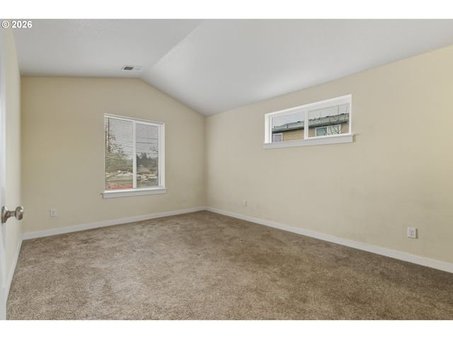 3223 Se 122ND Ave, Portland, OR 97236