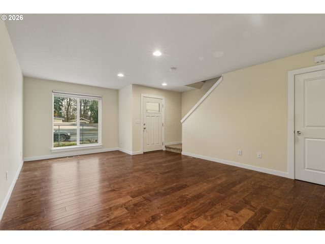 3223 Se 122ND Ave, Portland, OR 97236