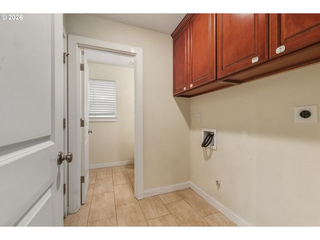 3223 Se 122ND Ave, Portland, OR 97236