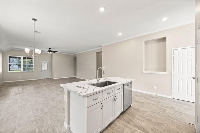 710 Hackberry Street, La Marque, TX 77568