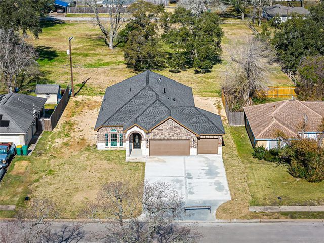 710 Hackberry Street, La Marque, TX 77568