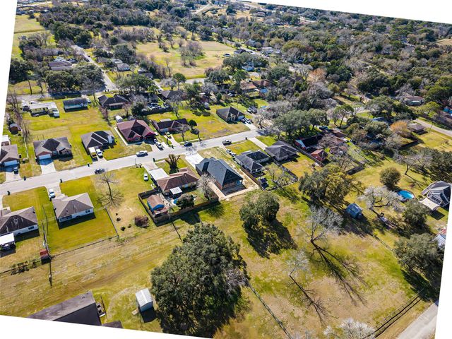 710 Hackberry Street, La Marque, TX 77568