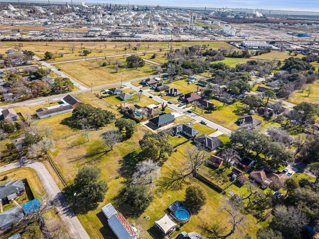 710 Hackberry Street, La Marque, TX 77568