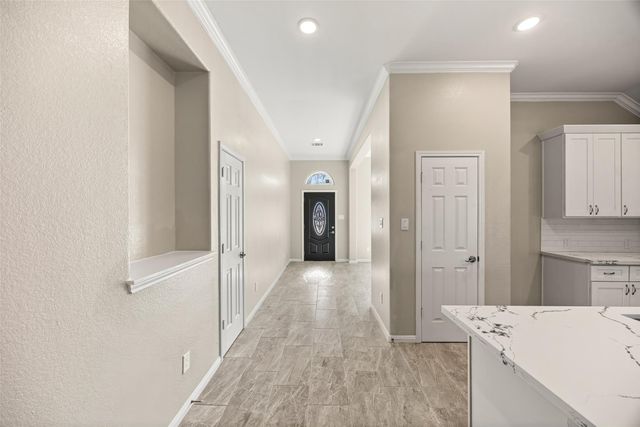 710 Hackberry Street, La Marque, TX 77568