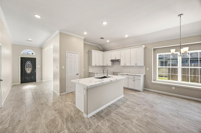 710 Hackberry Street, La Marque, TX 77568