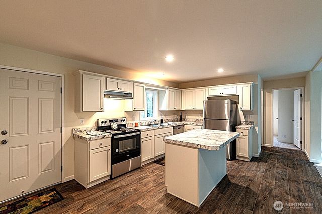 281 NE Snowcap Drive, Tahuya, WA 98588