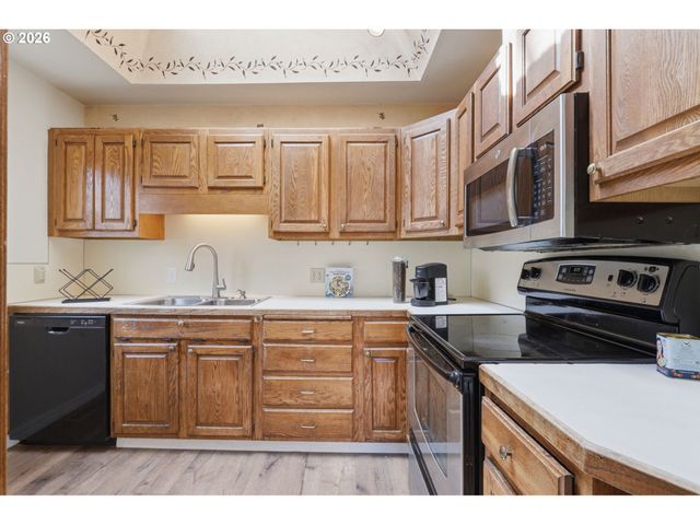 11610 Ne FREMONT Ct, Portland, OR 97220