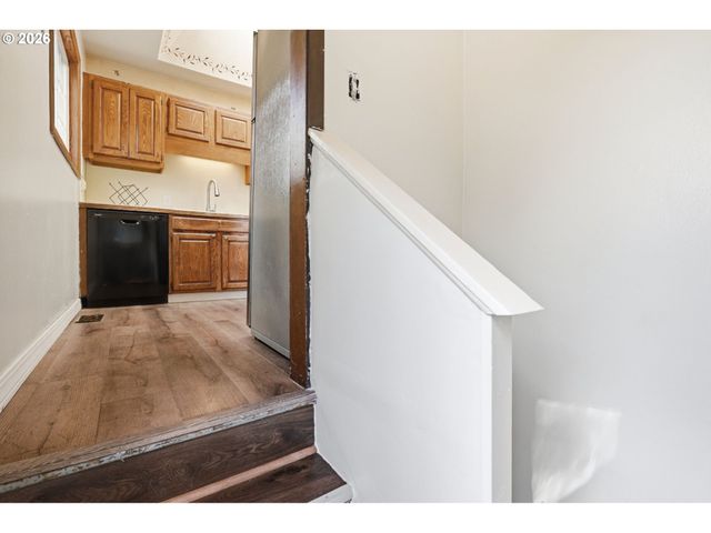 11610 Ne FREMONT Ct, Portland, OR 97220