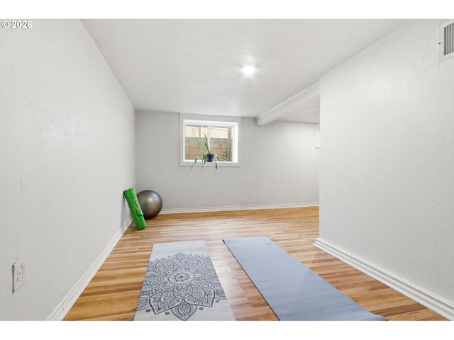 11610 Ne FREMONT Ct, Portland, OR 97220