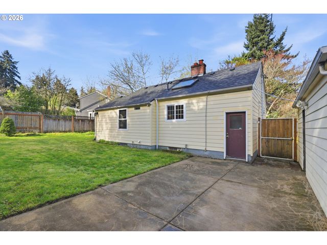 11610 Ne FREMONT Ct, Portland, OR 97220