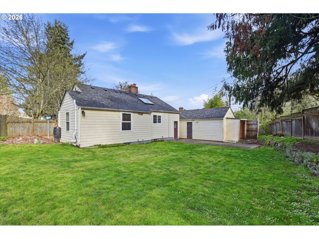 11610 Ne FREMONT Ct, Portland, OR 97220