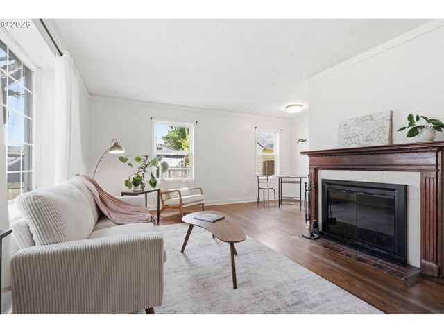 11610 Ne FREMONT Ct, Portland, OR 97220