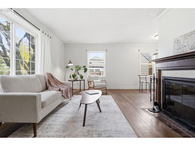 11610 Ne FREMONT Ct, Portland, OR 97220