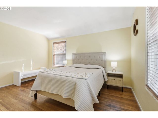 11610 Ne FREMONT Ct, Portland, OR 97220