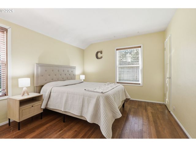 11610 Ne FREMONT Ct, Portland, OR 97220