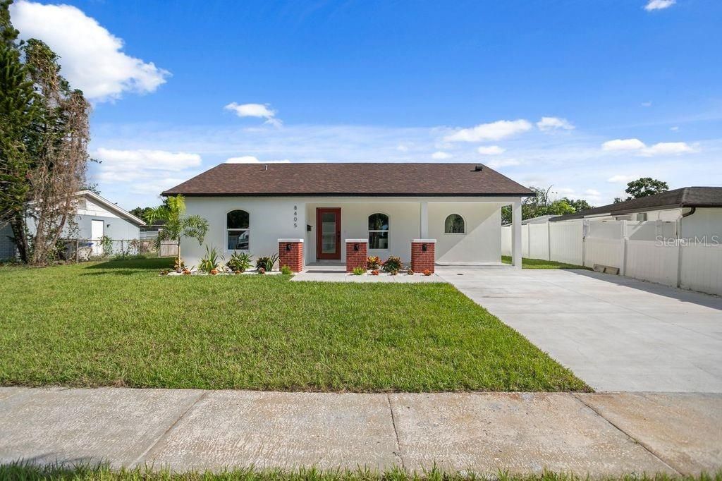 8405 WOODLAKE DRIVE, Tampa, FL 33615