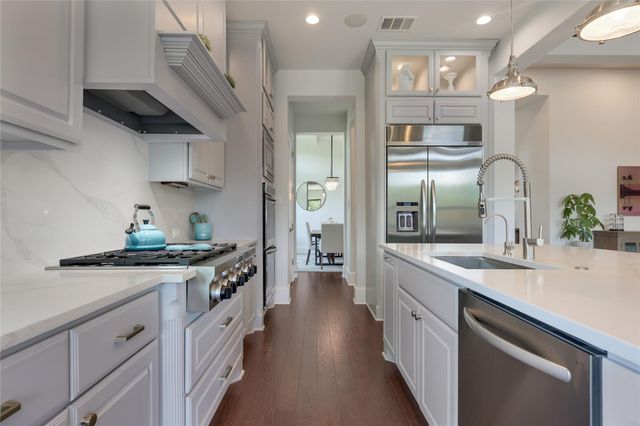 802 Crestone Stream DR, Lakeway, TX 78738