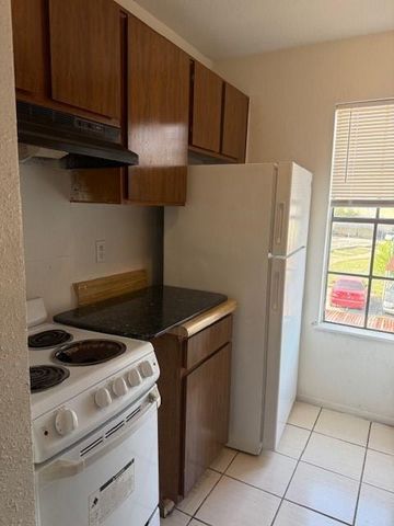 8323 Wilcrest Dr 8004, Houston, TX 77072