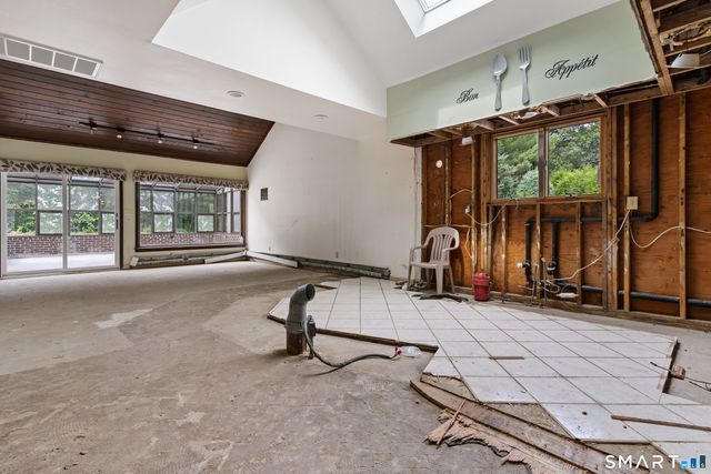 95 Park Avenue, Shelton, CT 06484