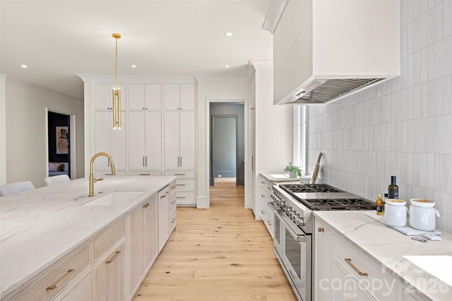 1932 E 8th Street, Charlotte, NC 28204