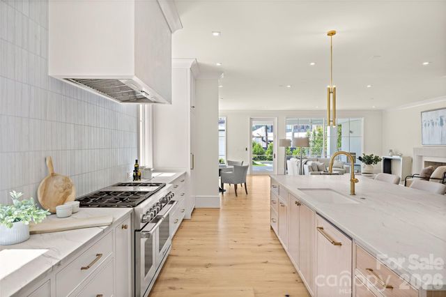 1932 E 8th Street, Charlotte, NC 28204