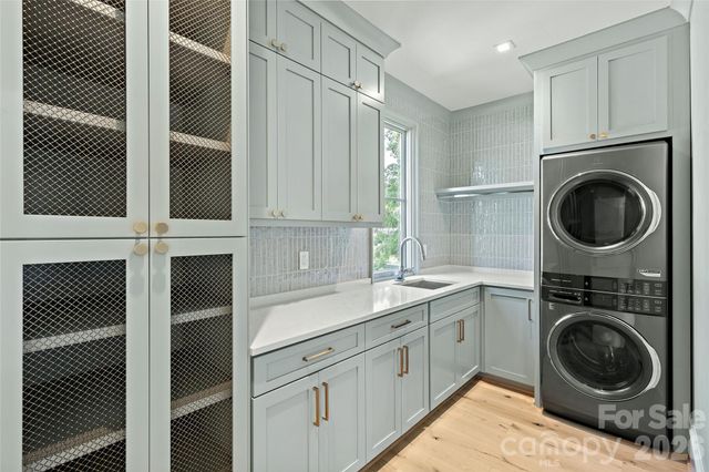 1932 E 8th Street, Charlotte, NC 28204