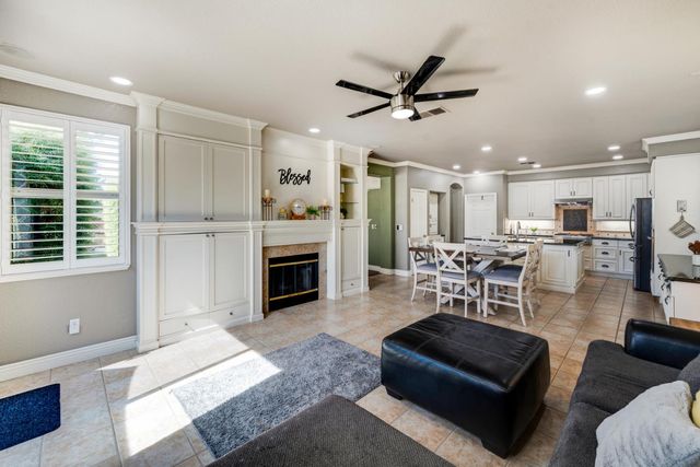 3240 Shelter Cove Ln, Elk Grove, CA 95758