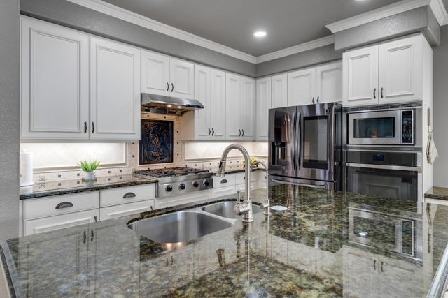 3240 Shelter Cove Ln, Elk Grove, CA 95758