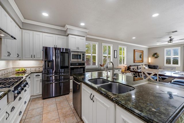 3240 Shelter Cove Ln, Elk Grove, CA 95758