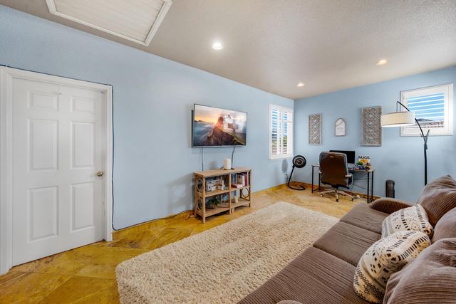 3240 Shelter Cove Ln, Elk Grove, CA 95758