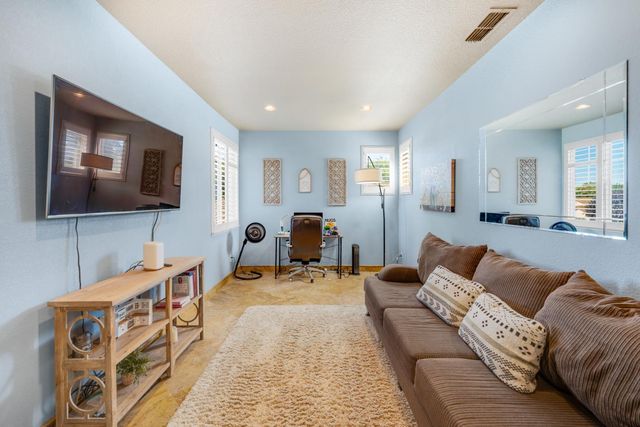 3240 Shelter Cove Ln, Elk Grove, CA 95758