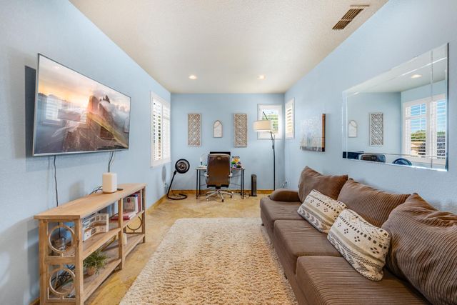 3240 Shelter Cove Ln, Elk Grove, CA 95758