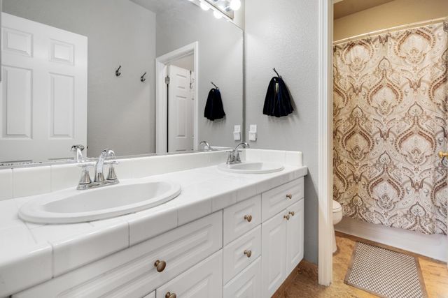 3240 Shelter Cove Ln, Elk Grove, CA 95758