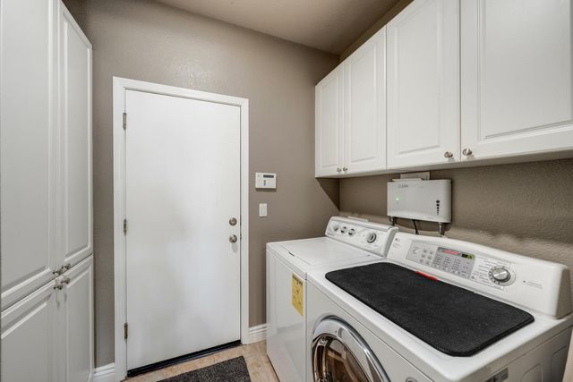 3240 Shelter Cove Ln, Elk Grove, CA 95758
