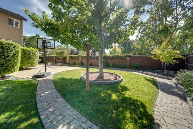 3240 Shelter Cove Ln, Elk Grove, CA 95758