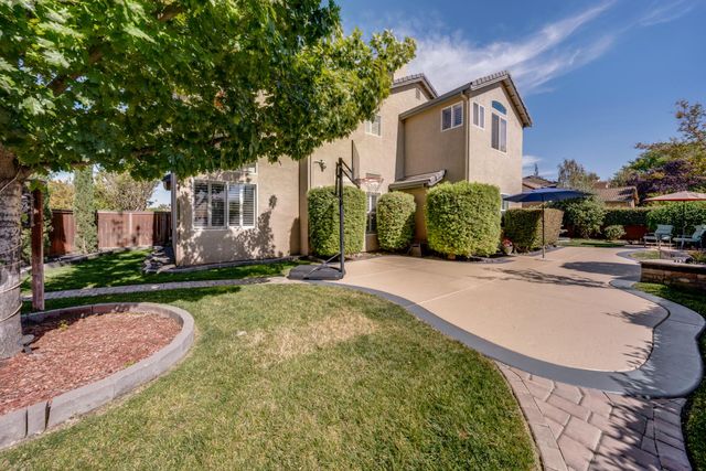 3240 Shelter Cove Ln, Elk Grove, CA 95758
