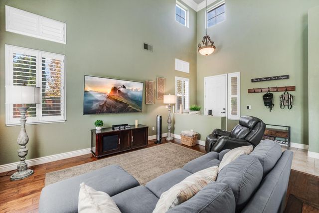 3240 Shelter Cove Ln, Elk Grove, CA 95758