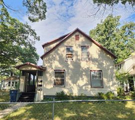 2729 8th Street, Muskegon Heights, MI 49444