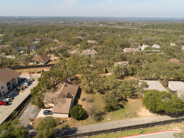 9 Villa Meadow W, Wimberley, TX 78676