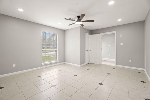 2707 Mount Vernon Drive, Dickinson, TX 77539