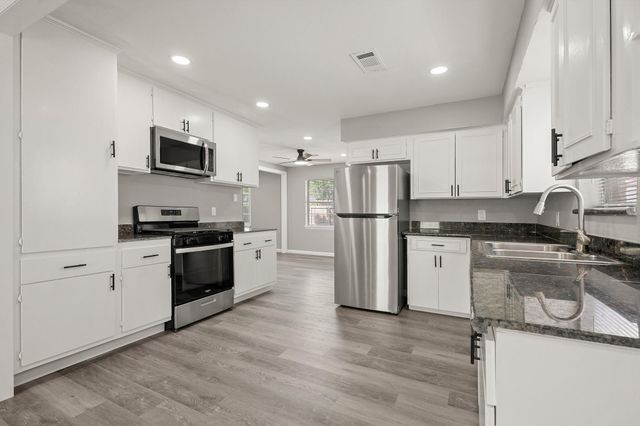 2707 Mount Vernon Drive, Dickinson, TX 77539