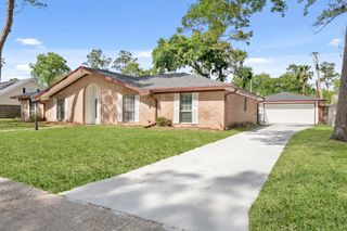 2707 Mount Vernon Drive, Dickinson, TX 77539