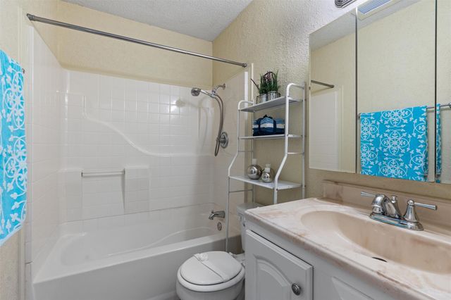 6718 Silvermine DR 704, Austin, TX 78736