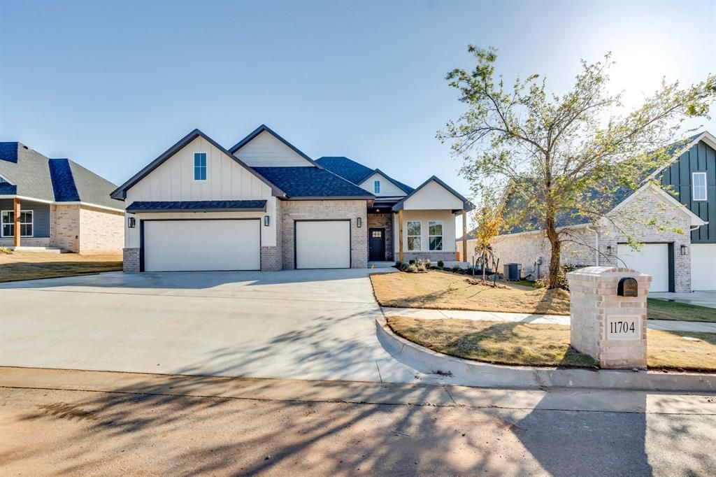 11704 NW 102nd Street, Yukon, OK 73099