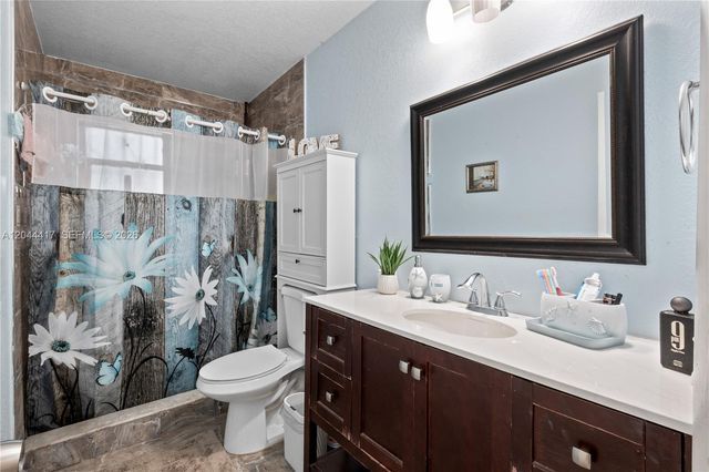 5631 NW 174th Dr, Miami Gardens, FL 33055