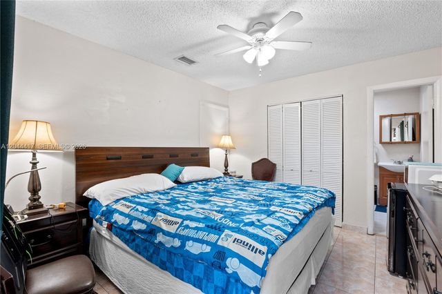 5631 NW 174th Dr, Miami Gardens, FL 33055