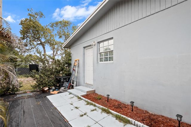 5631 NW 174th Dr, Miami Gardens, FL 33055