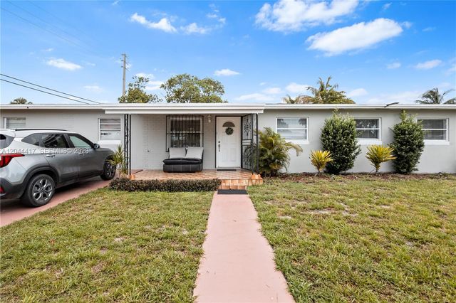 5631 NW 174th Dr, Miami Gardens, FL 33055