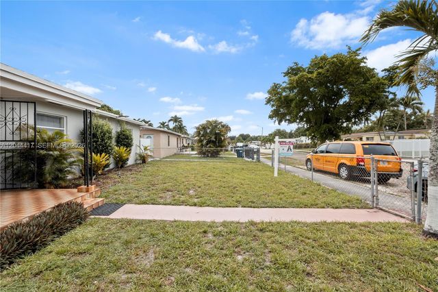 5631 NW 174th Dr, Miami Gardens, FL 33055