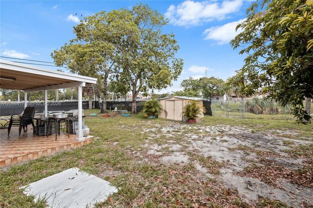 5631 NW 174th Dr, Miami Gardens, FL 33055